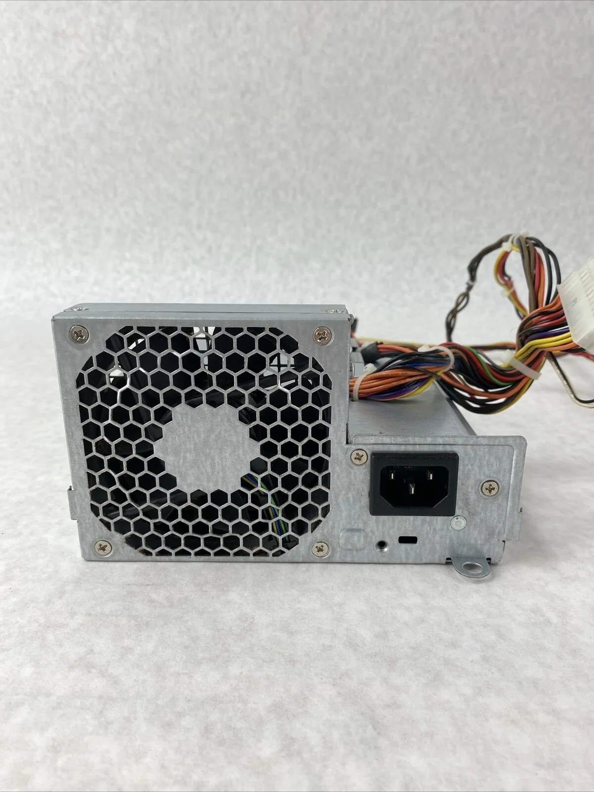 HP Compaq Power Supply (SMPS) P/N: 460974-001/ 462435-001/ 462453-001-240w